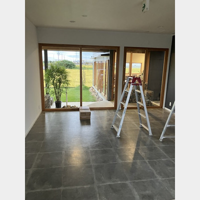 稲沢市平和町のロードサイド物件物件！駐車場複数台付き！Photo