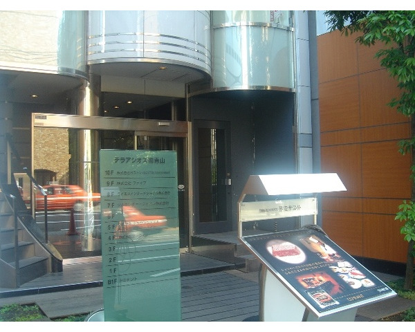 南青山エリア　1階路面貸店舗　バー居抜き物件！　※保証会社要加入　※画像は過去のものにつき現況優先Photo