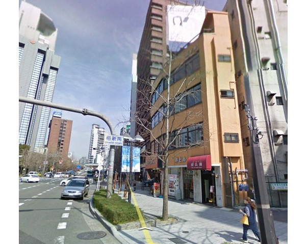 出ました。御堂筋沿いラーメン店居抜き物件。地下鉄淀屋橋駅まで4分、ＪＲ北新地駅まで6分の好立地。Photo