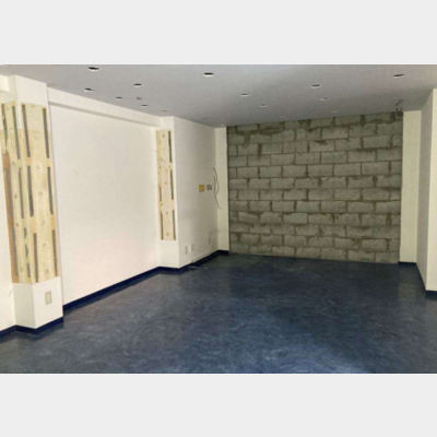 浅草橋駅から徒歩1分！スケルトン（元物販店）物件！！Photo