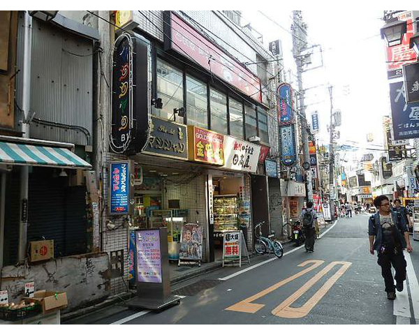 高田馬場　さかえ通り沿い　元・飲食店舗！※画像は過去のものにつき現況優先　※定期借家　※賃料・保証金・共益費はご相談　※什器備品はありません。壁床天井有。Photo