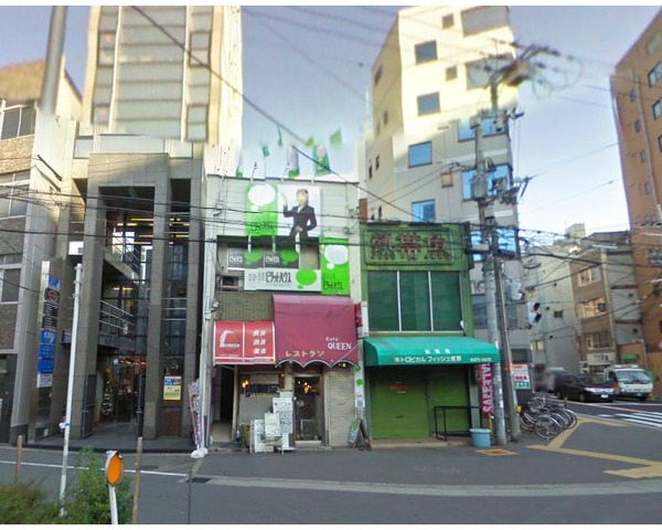 人気のエリア北区「中崎町」駅徒歩約1分の立地条件。駅の目の前で視認性抜群。毎日ゴミ出しが可能です。Photo