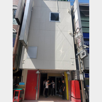 吉祥寺駅から徒歩1分！元パチンコ店の現況渡し物件！！！Photo