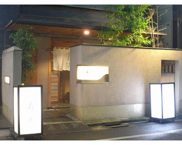 銀座8丁目！元寿司・割烹料理店です。（現在スケルトン）1F14.08坪/B1F31.038坪Photo